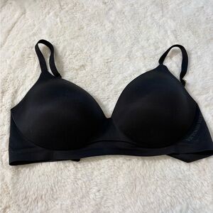 Victoria's Secret wireless uplifting bra size small DD